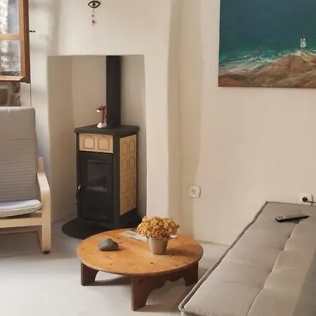 Amaranti House N Art Mandrákion