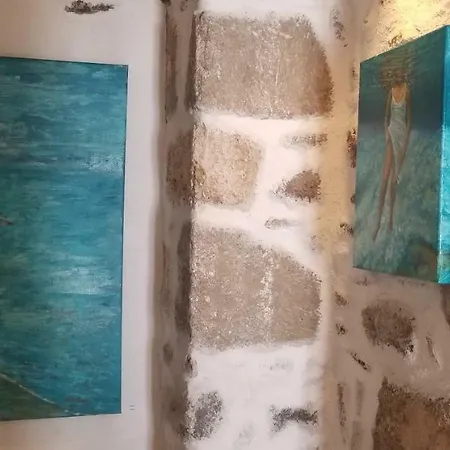 Amaranti House N Art בית נופש Mandrákion