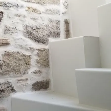 Amaranti House N Art *