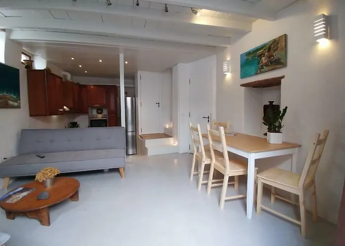 Amaranti House N Art *